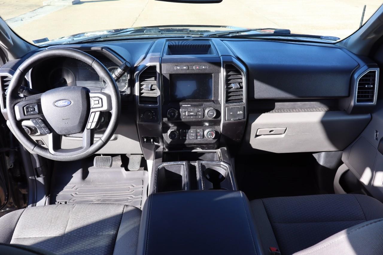 Ford F-150 Vehicle Full-screen Gallery Image 12