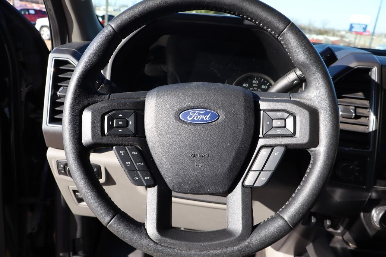Ford F-150 Vehicle Full-screen Gallery Image 13