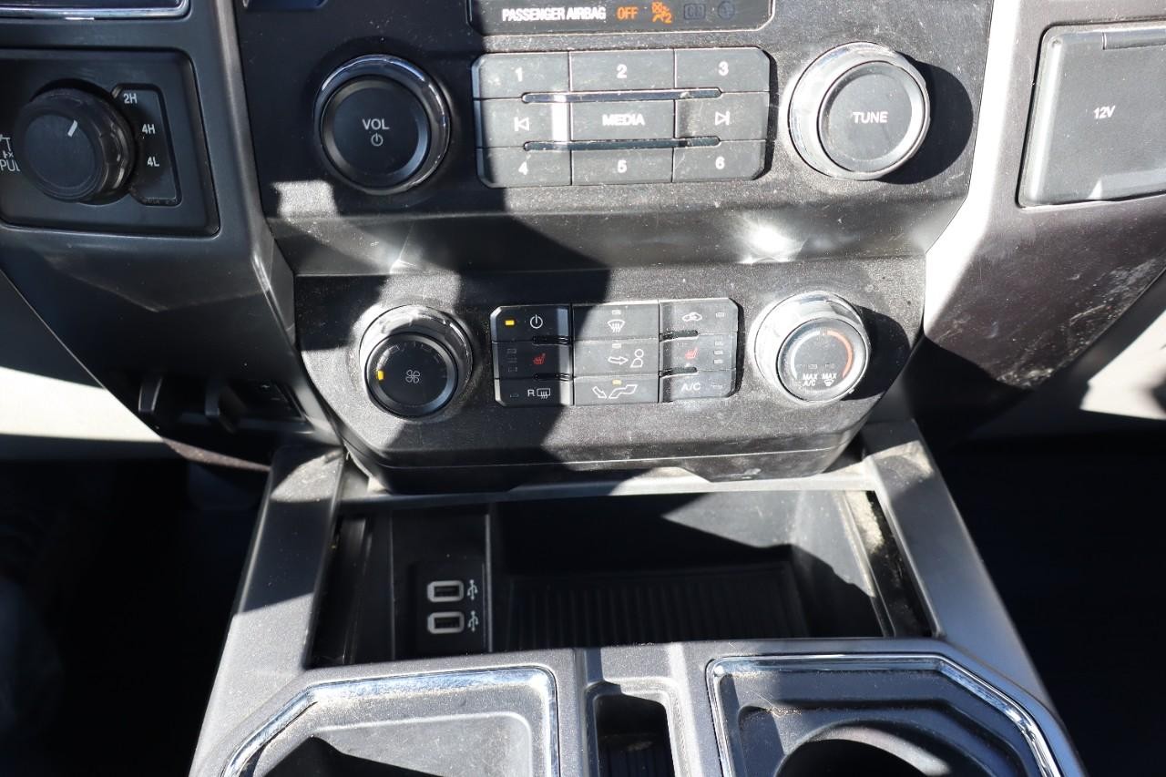 Ford F-150 Vehicle Full-screen Gallery Image 16