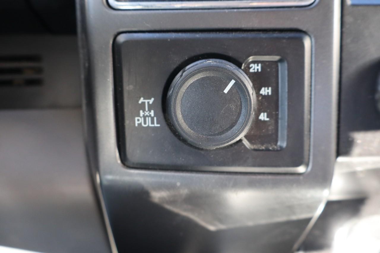 Ford F-150 Vehicle Full-screen Gallery Image 17