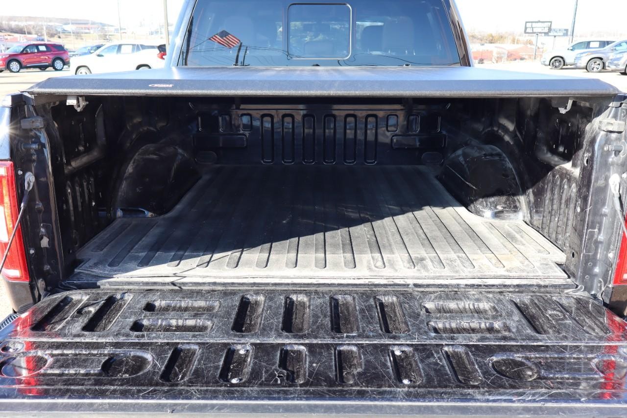 Ford F-150 Vehicle Full-screen Gallery Image 19