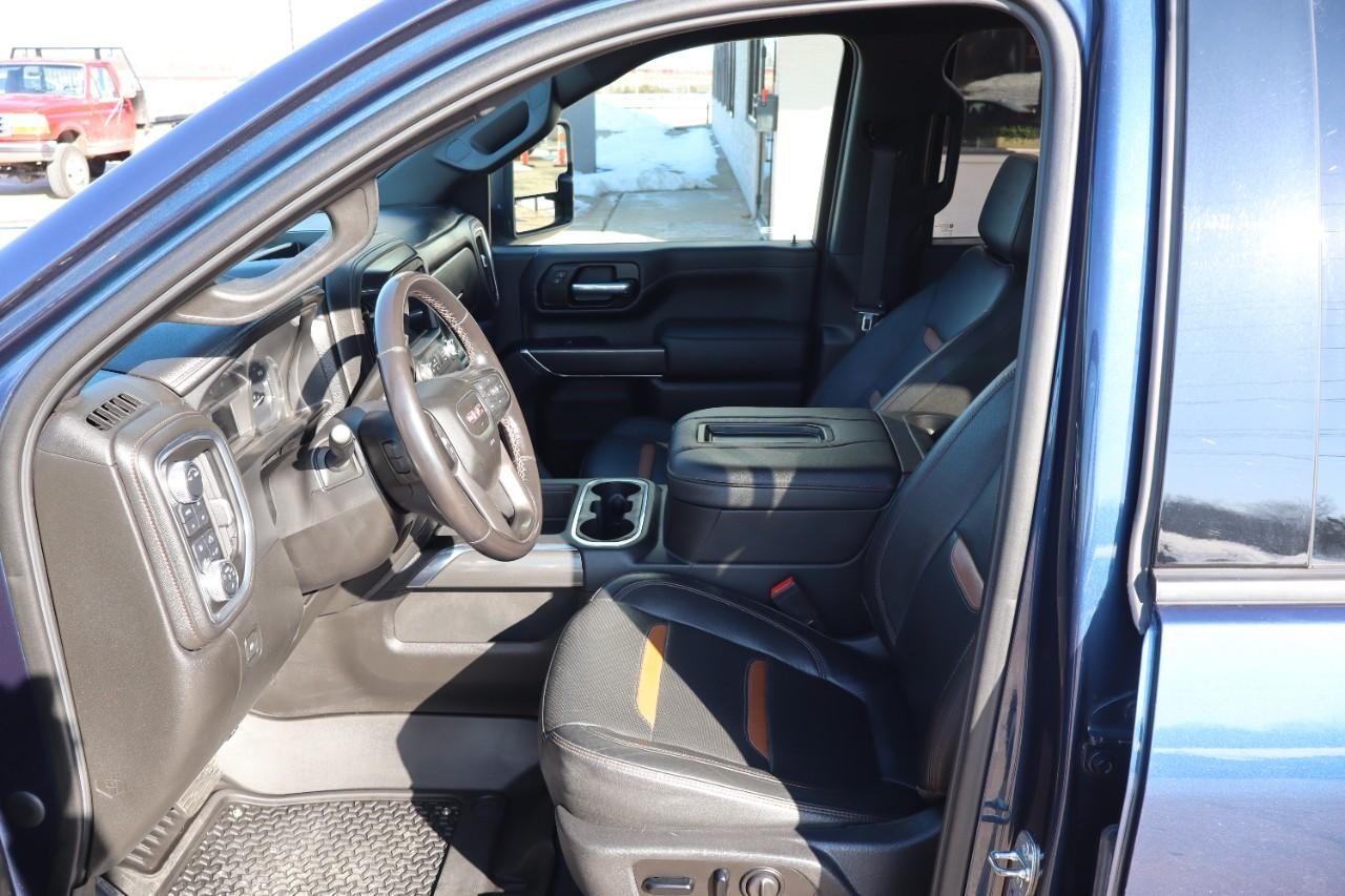 GMC Sierra 2500HD Vehicle Full-screen Gallery Image 9