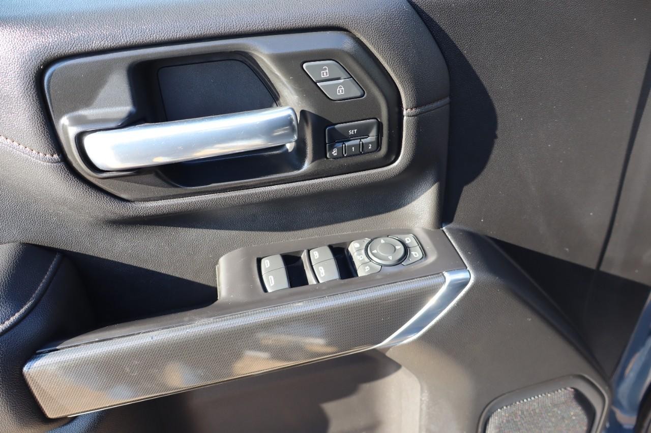 GMC Sierra 2500HD Vehicle Full-screen Gallery Image 12