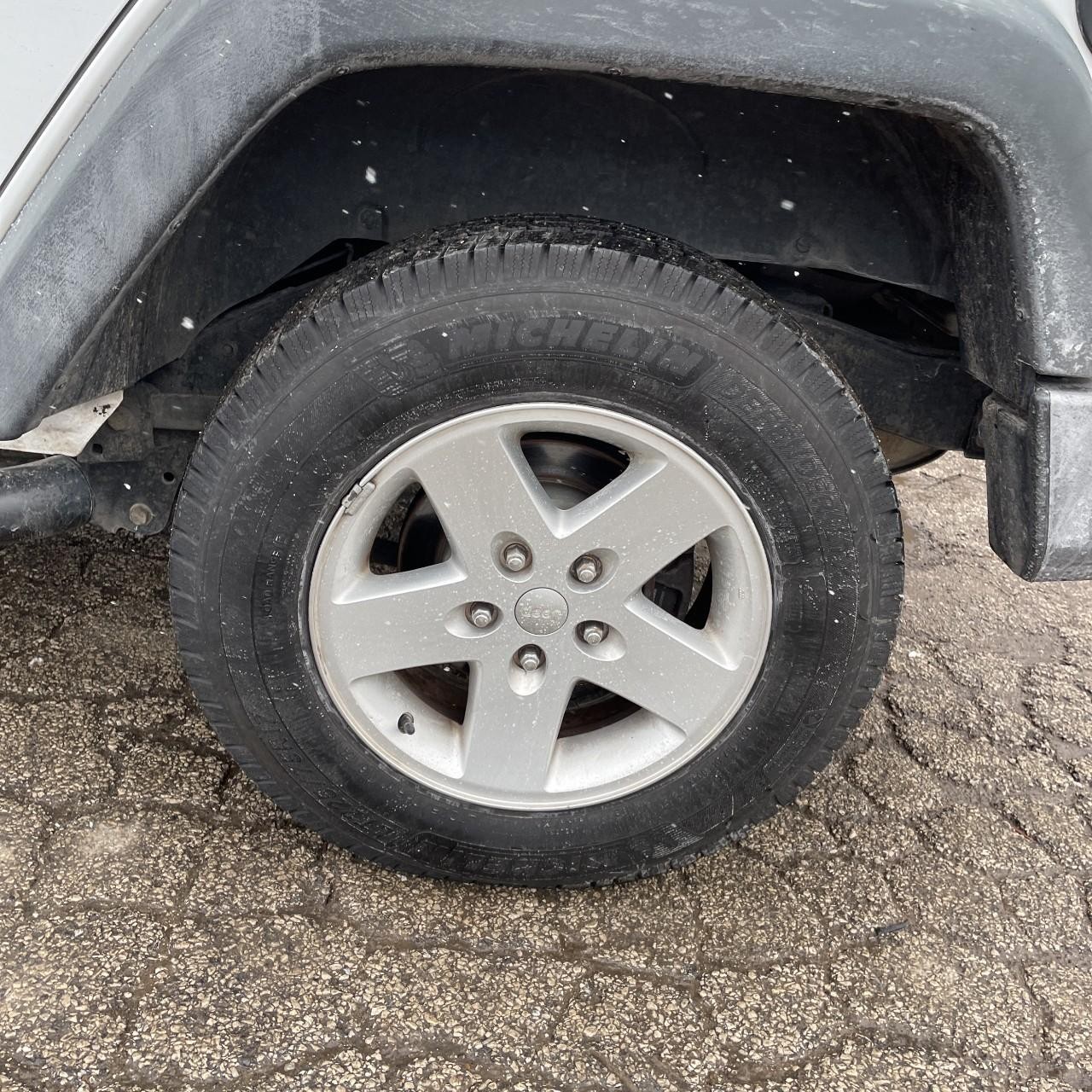 Jeep Wrangler Unlimited Vehicle Full-screen Gallery Image 6