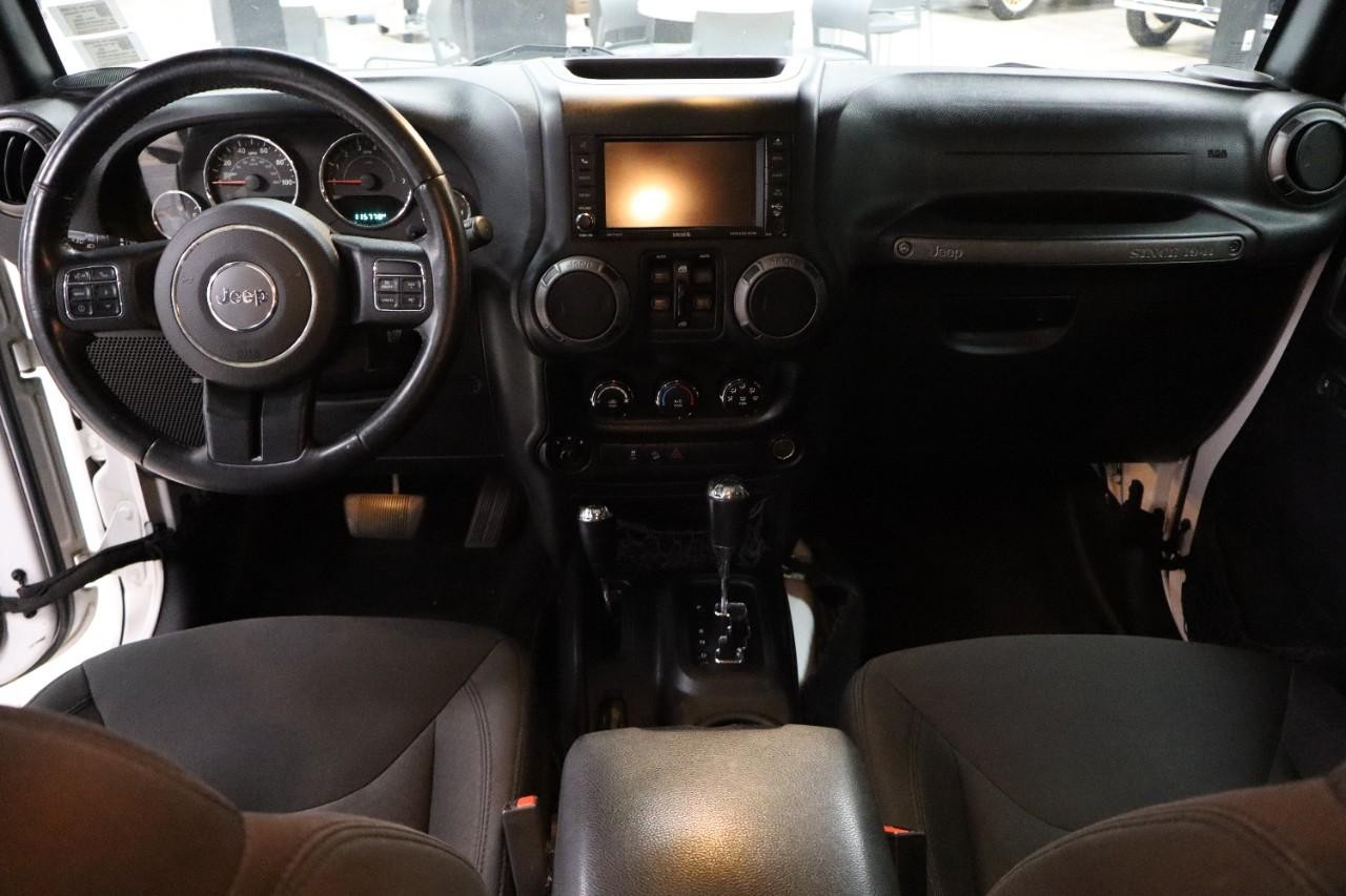 Jeep Wrangler Unlimited Vehicle Full-screen Gallery Image 12
