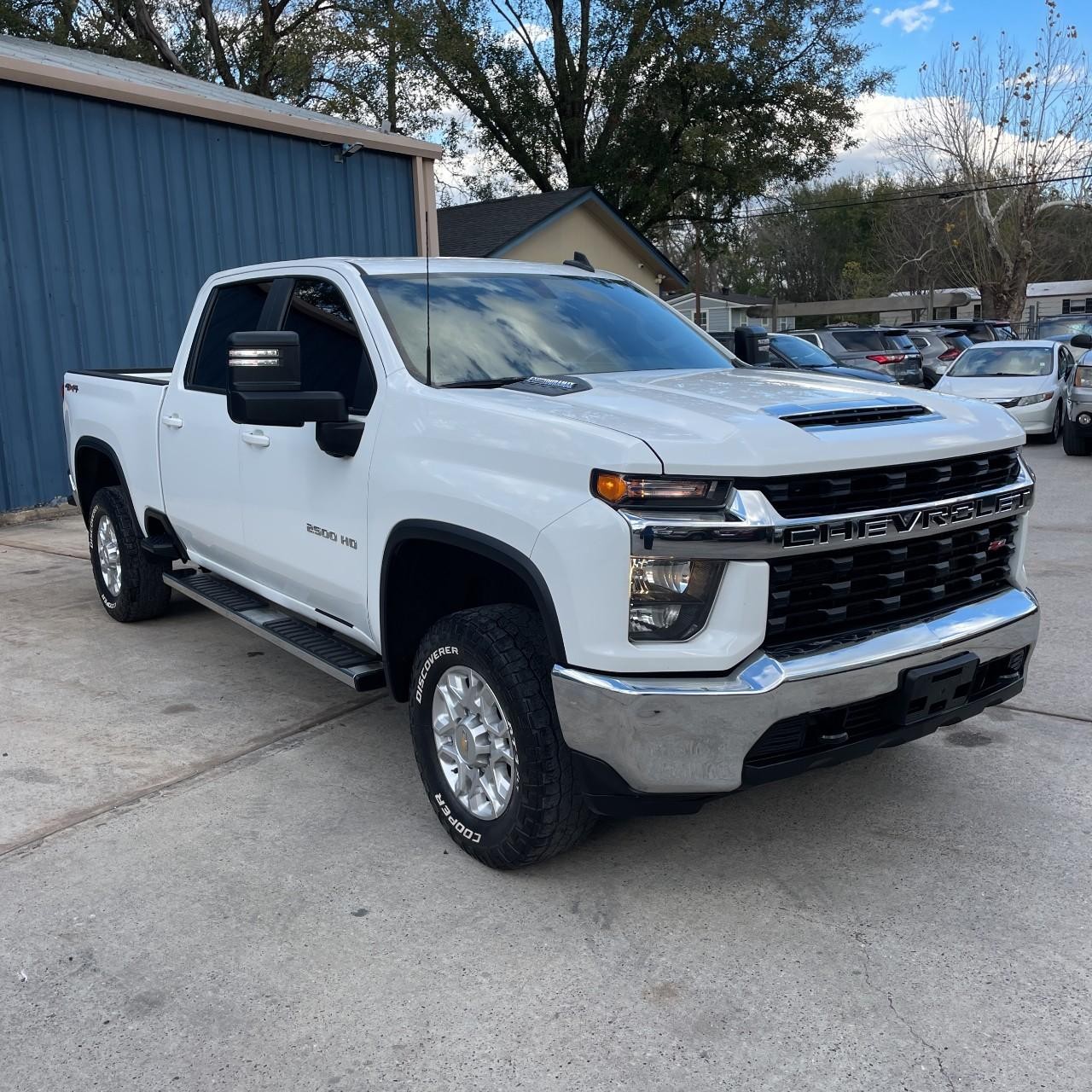 Chevrolet Silverado 2500HD Vehicle Full-screen Gallery Image 7