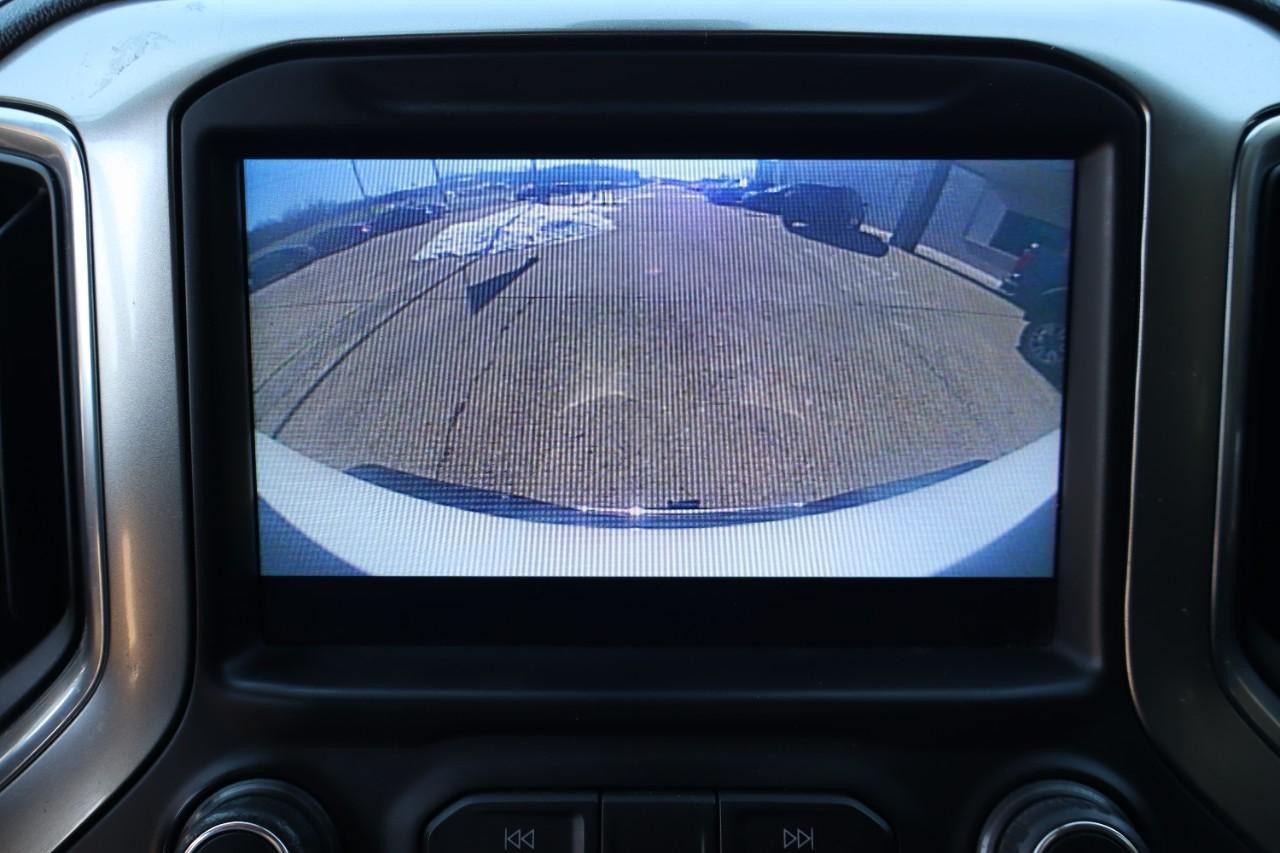 Chevrolet Silverado 2500HD Vehicle Full-screen Gallery Image 14