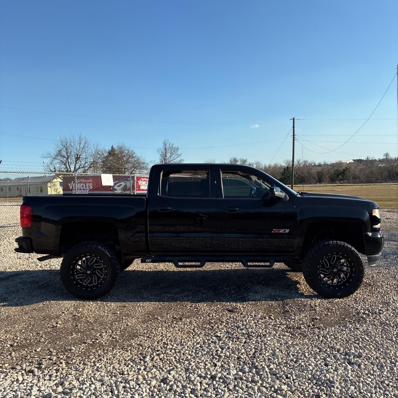 Chevrolet Silverado 1500 Vehicle Full-screen Gallery Image 5