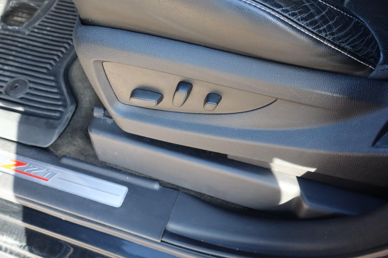 Chevrolet Silverado 1500 Vehicle Full-screen Gallery Image 10