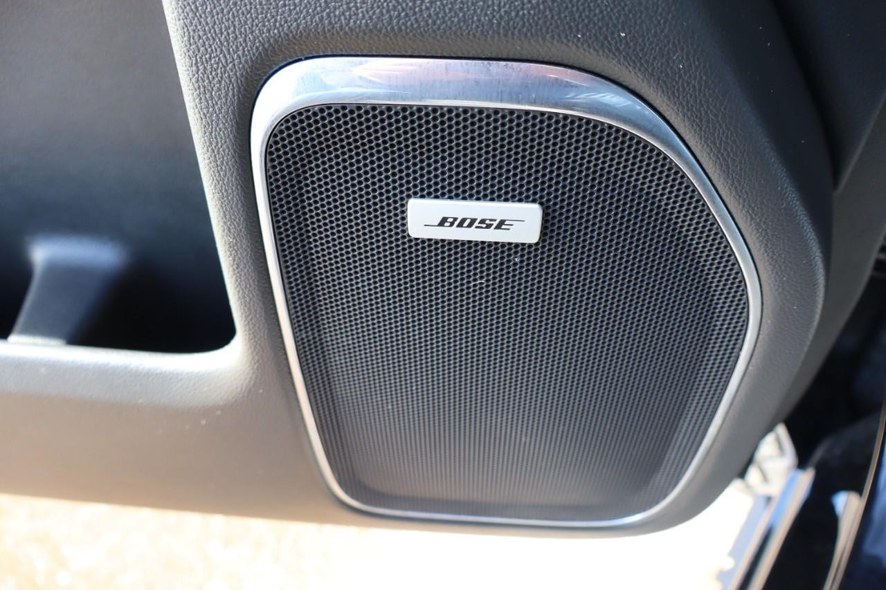 Chevrolet Silverado 1500 Vehicle Full-screen Gallery Image 17