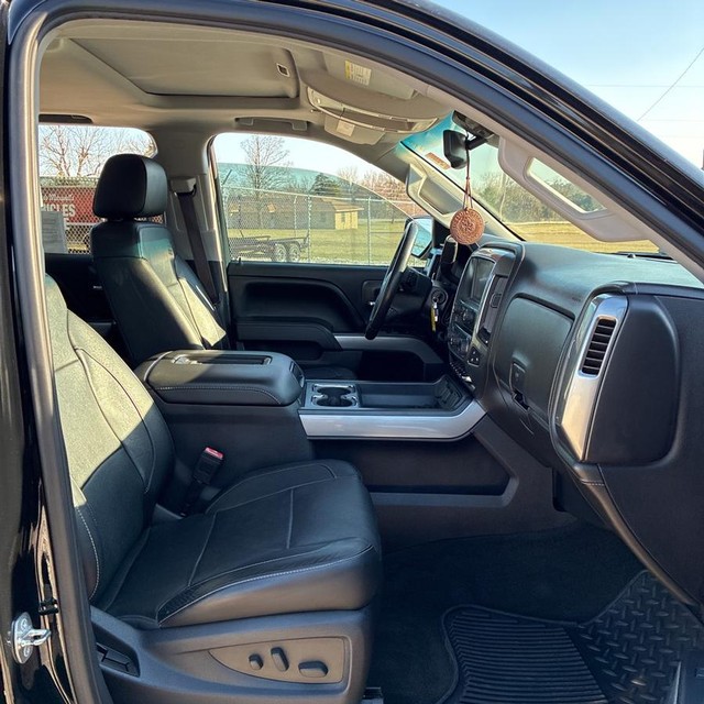 Chevrolet Silverado 1500 Vehicle Full-screen Gallery Image 10