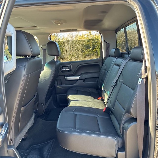 Chevrolet Silverado 1500 Vehicle Full-screen Gallery Image 11