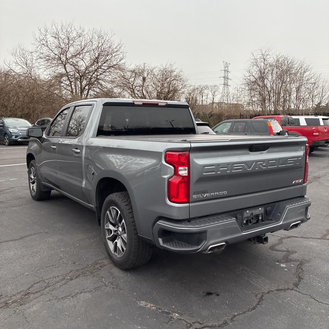 Chevrolet Silverado 1500 Vehicle Full-screen Gallery Image 3