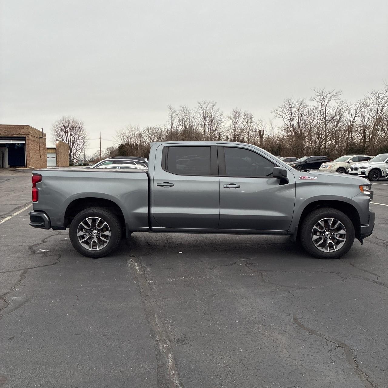 Chevrolet Silverado 1500 Vehicle Full-screen Gallery Image 5