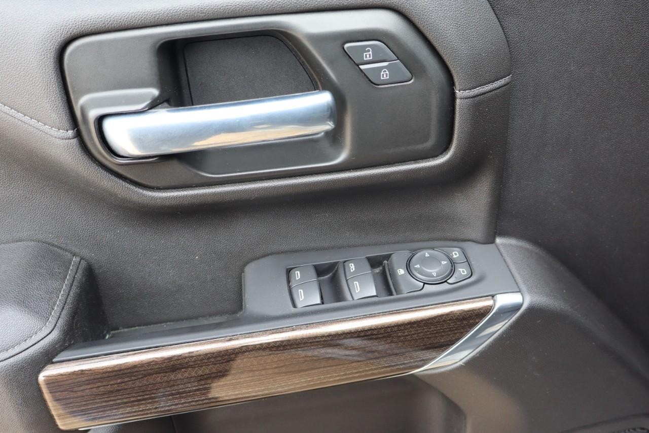 Chevrolet Silverado 1500 Vehicle Full-screen Gallery Image 11