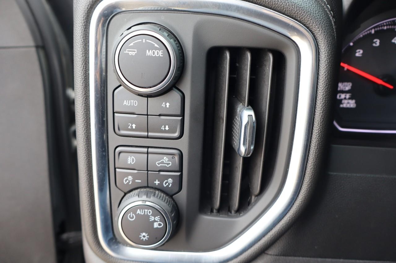 Chevrolet Silverado 1500 Vehicle Full-screen Gallery Image 17