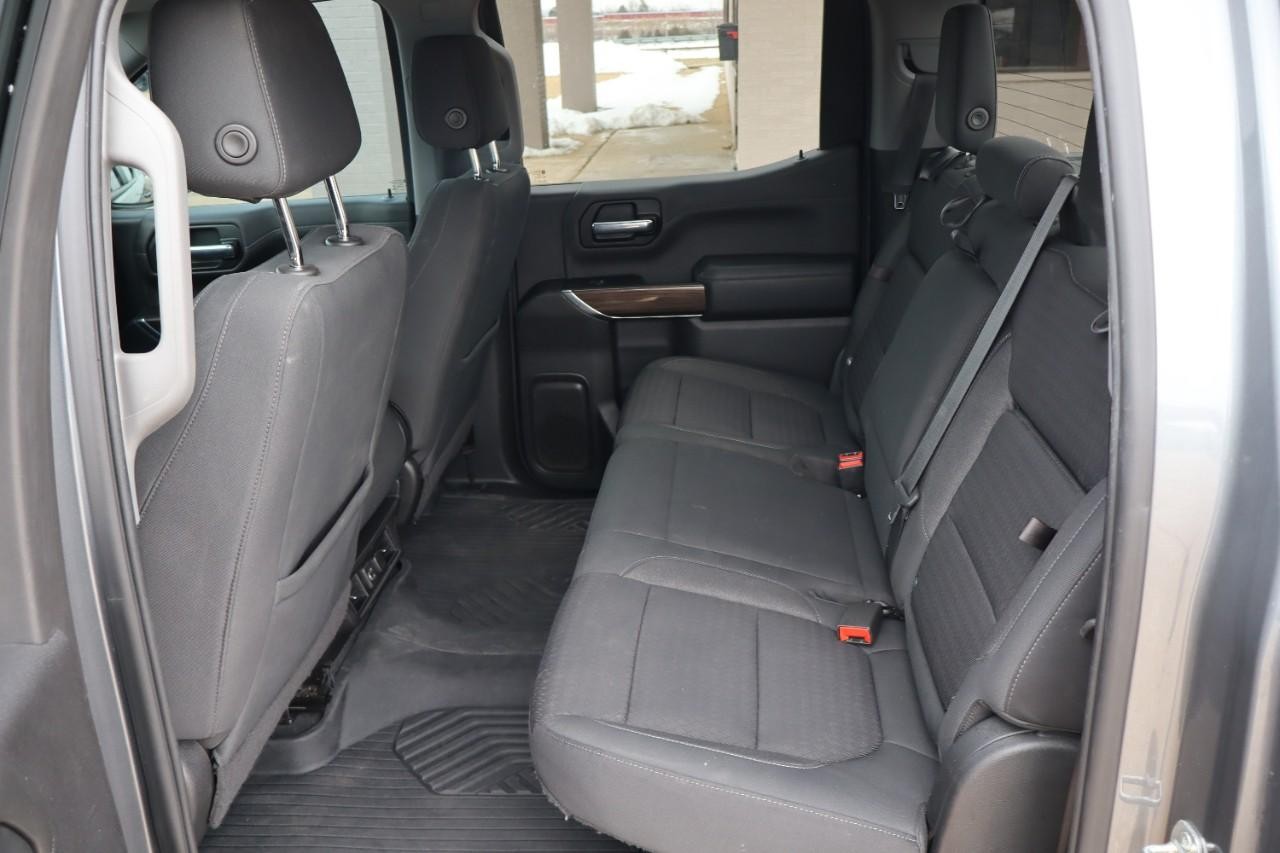 Chevrolet Silverado 1500 Vehicle Full-screen Gallery Image 18