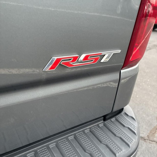 Chevrolet Silverado 1500 Vehicle Full-screen Gallery Image 8