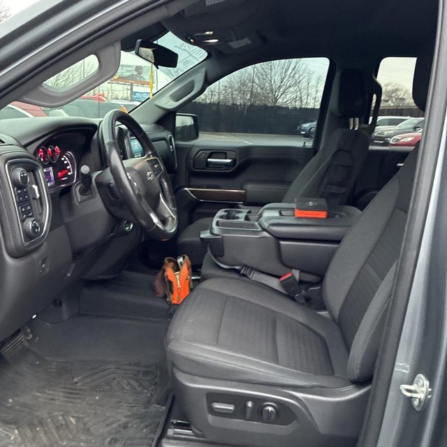 Chevrolet Silverado 1500 Vehicle Full-screen Gallery Image 9