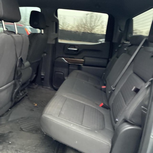 Chevrolet Silverado 1500 Vehicle Full-screen Gallery Image 11