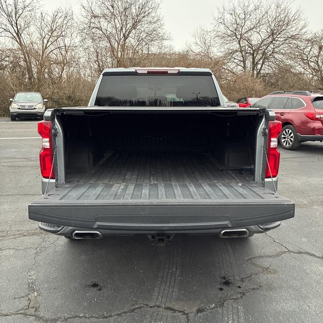 Chevrolet Silverado 1500 Vehicle Full-screen Gallery Image 13