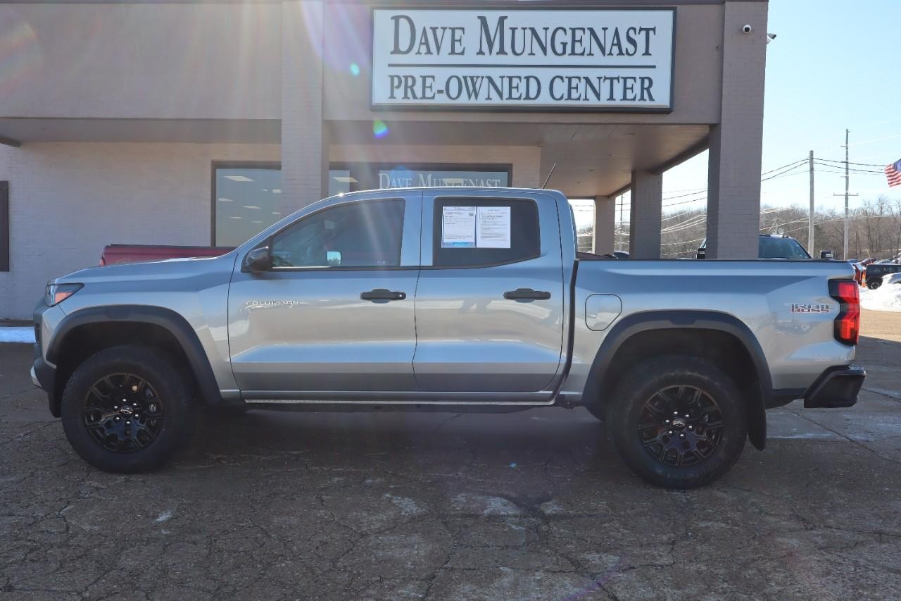 Chevrolet Colorado Vehicle Full-screen Gallery Image 2