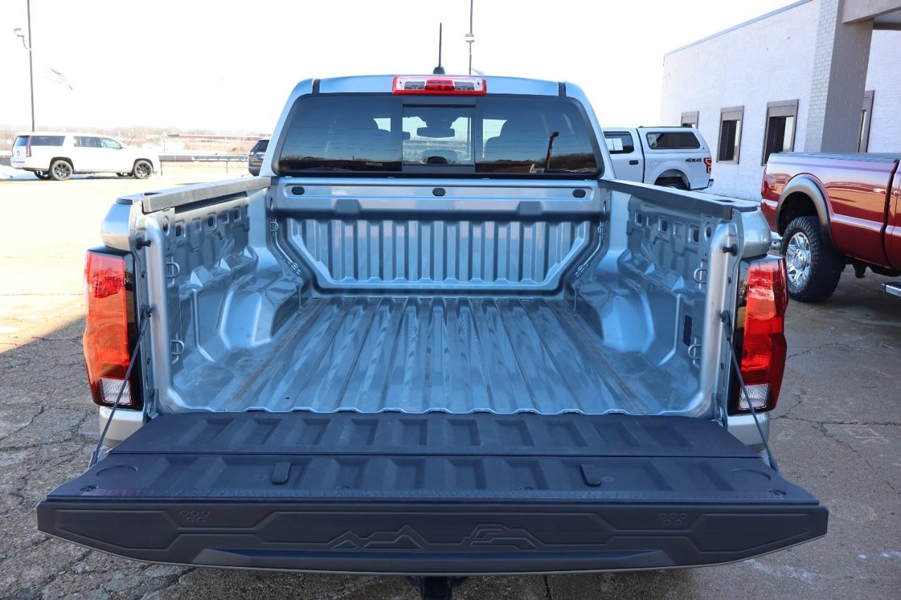 Chevrolet Colorado Vehicle Full-screen Gallery Image 5