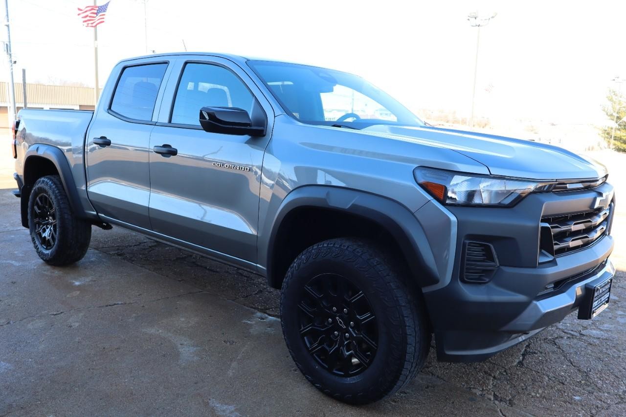 Chevrolet Colorado Vehicle Full-screen Gallery Image 8