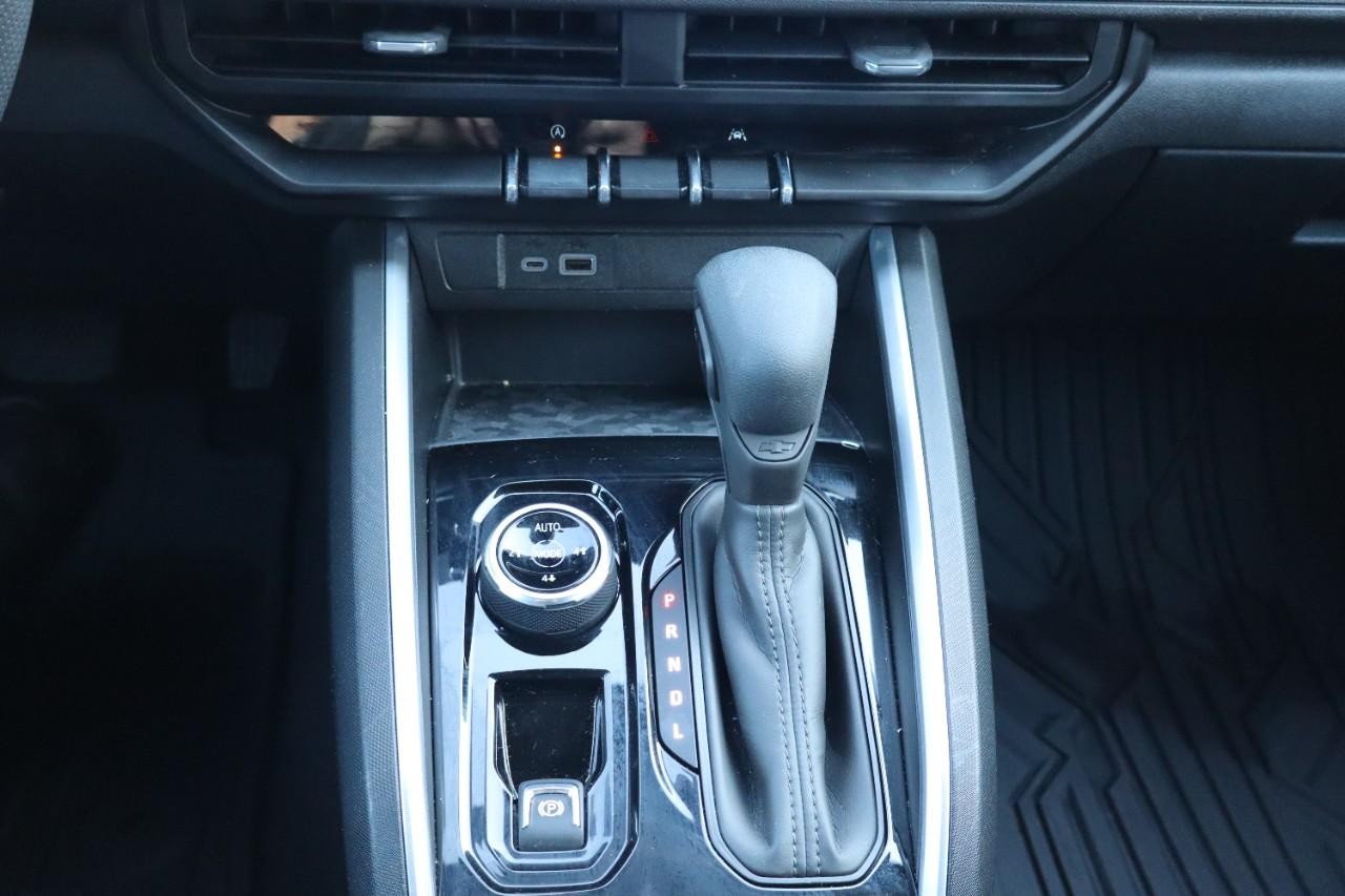 Chevrolet Colorado Vehicle Full-screen Gallery Image 16