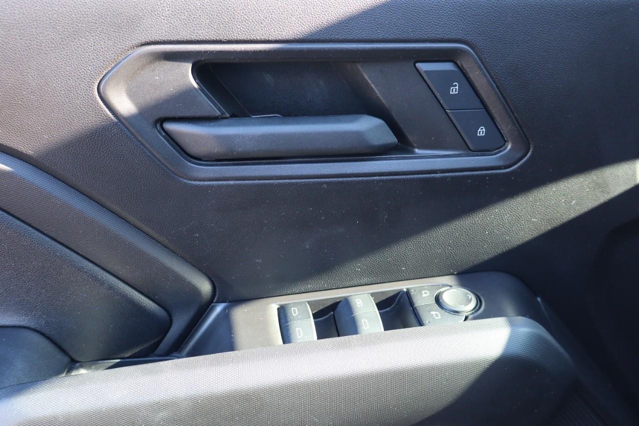 Chevrolet Colorado Vehicle Full-screen Gallery Image 18