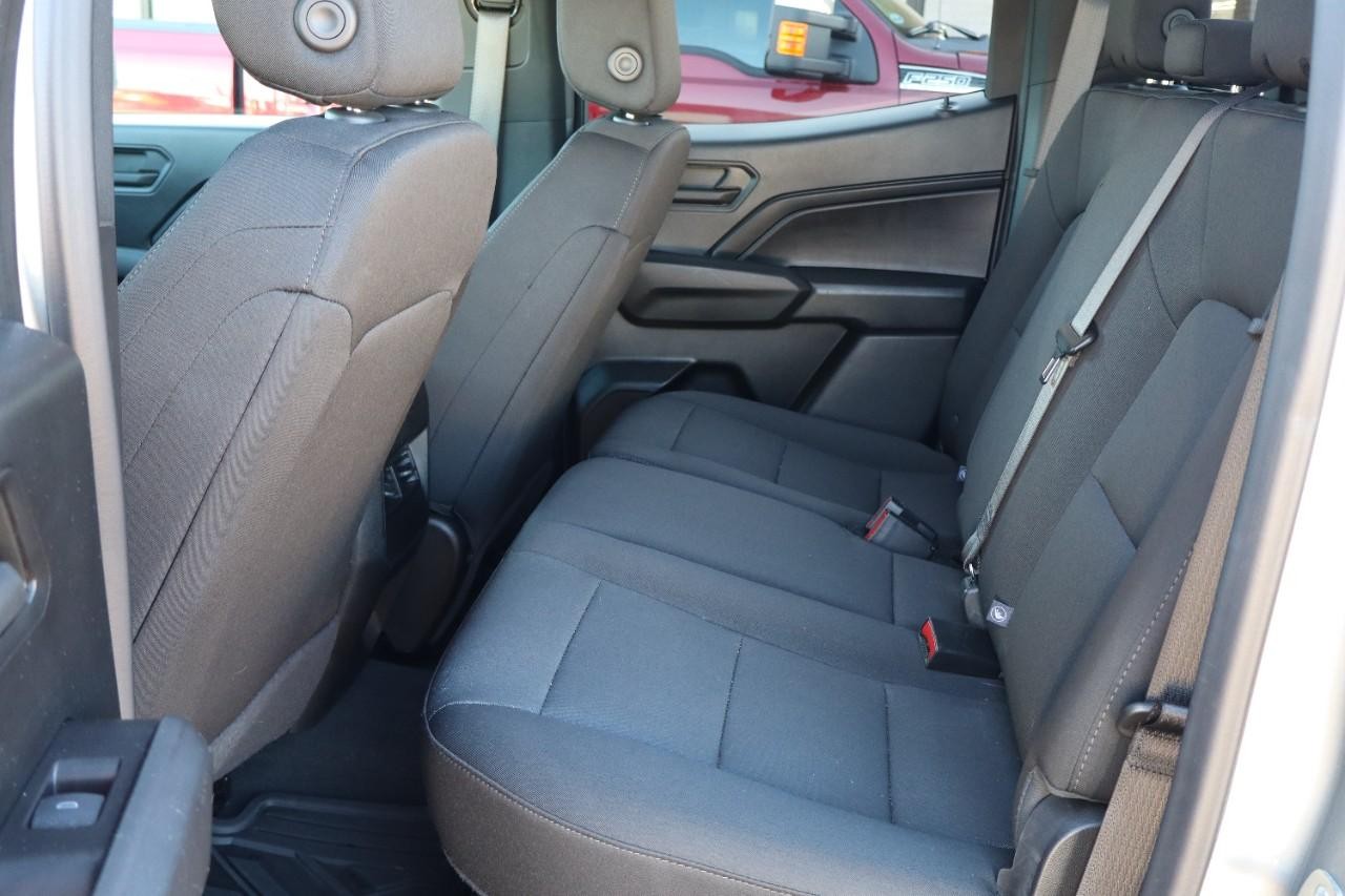 Chevrolet Colorado Vehicle Full-screen Gallery Image 21