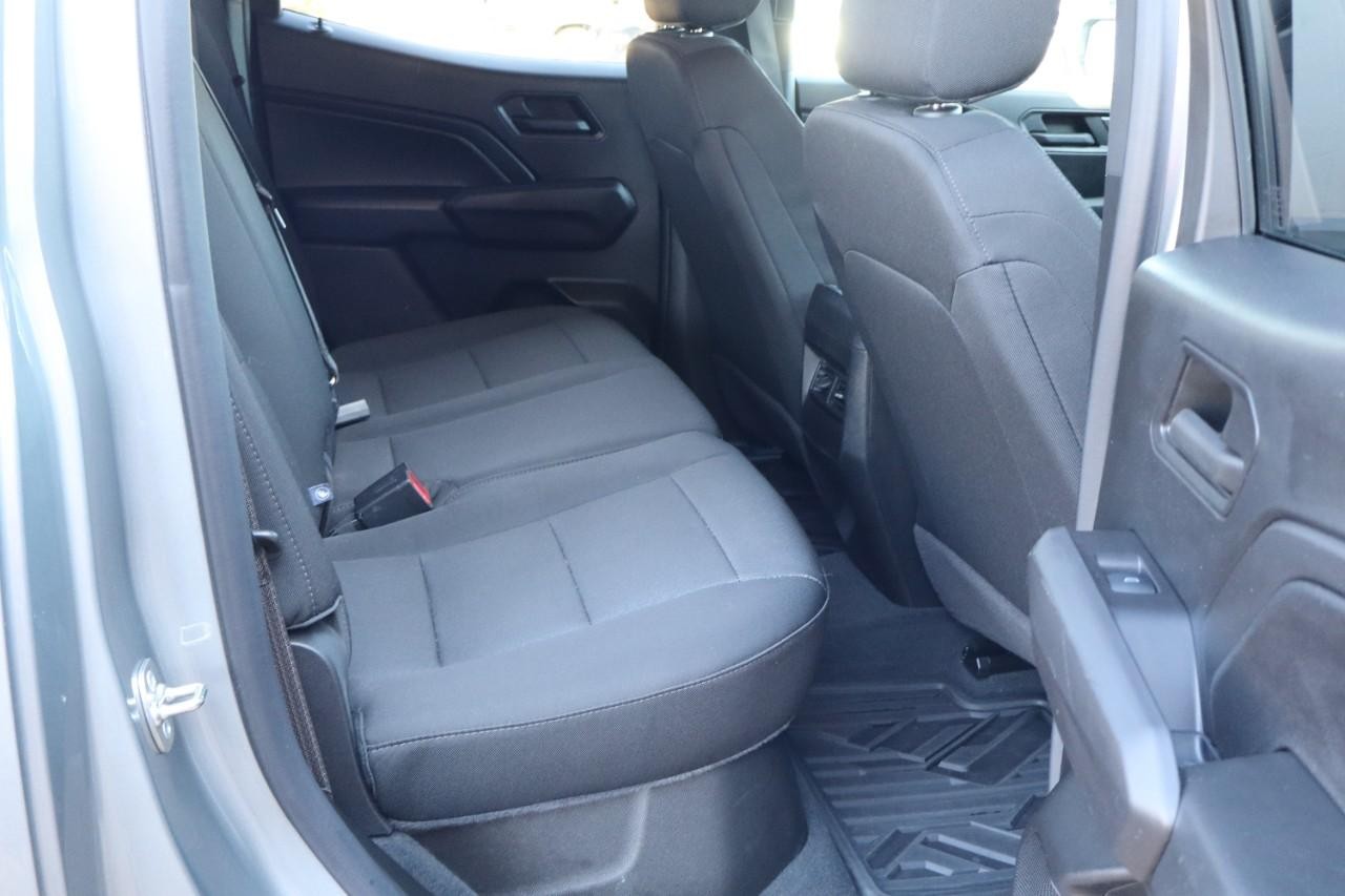 Chevrolet Colorado Vehicle Full-screen Gallery Image 24