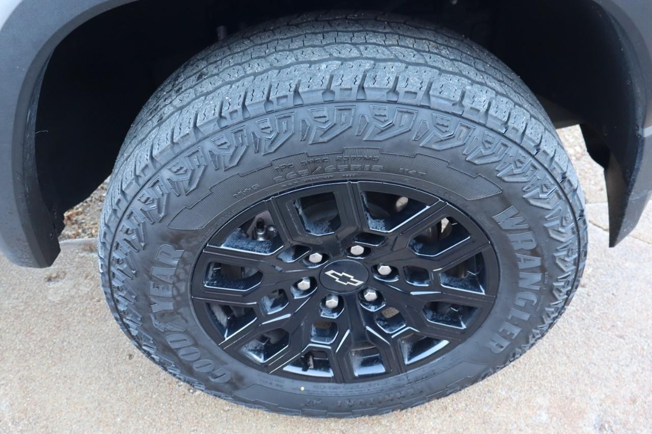 Chevrolet Colorado Vehicle Full-screen Gallery Image 30