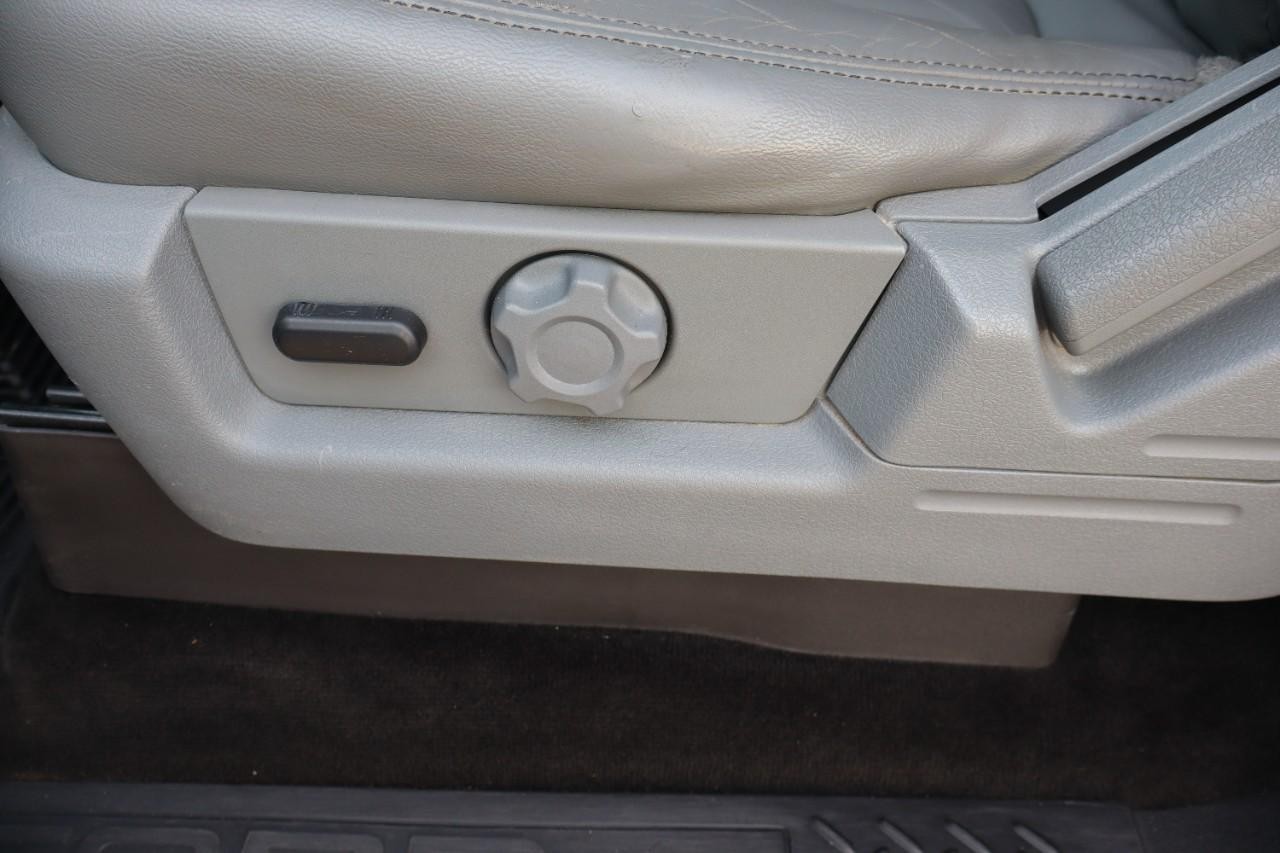 Ford F-150 Vehicle Full-screen Gallery Image 10