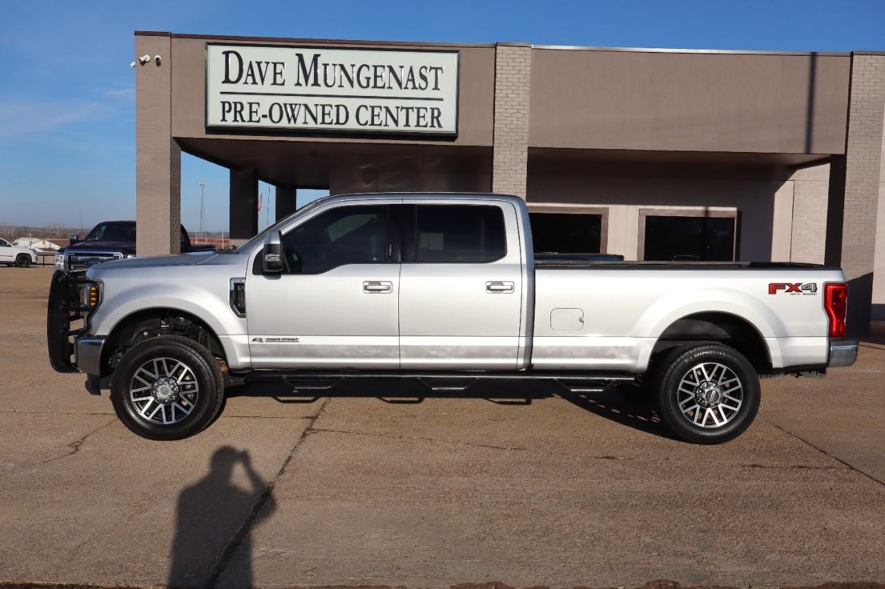 Ford Super Duty F-350 SRW Vehicle Full-screen Gallery Image 2