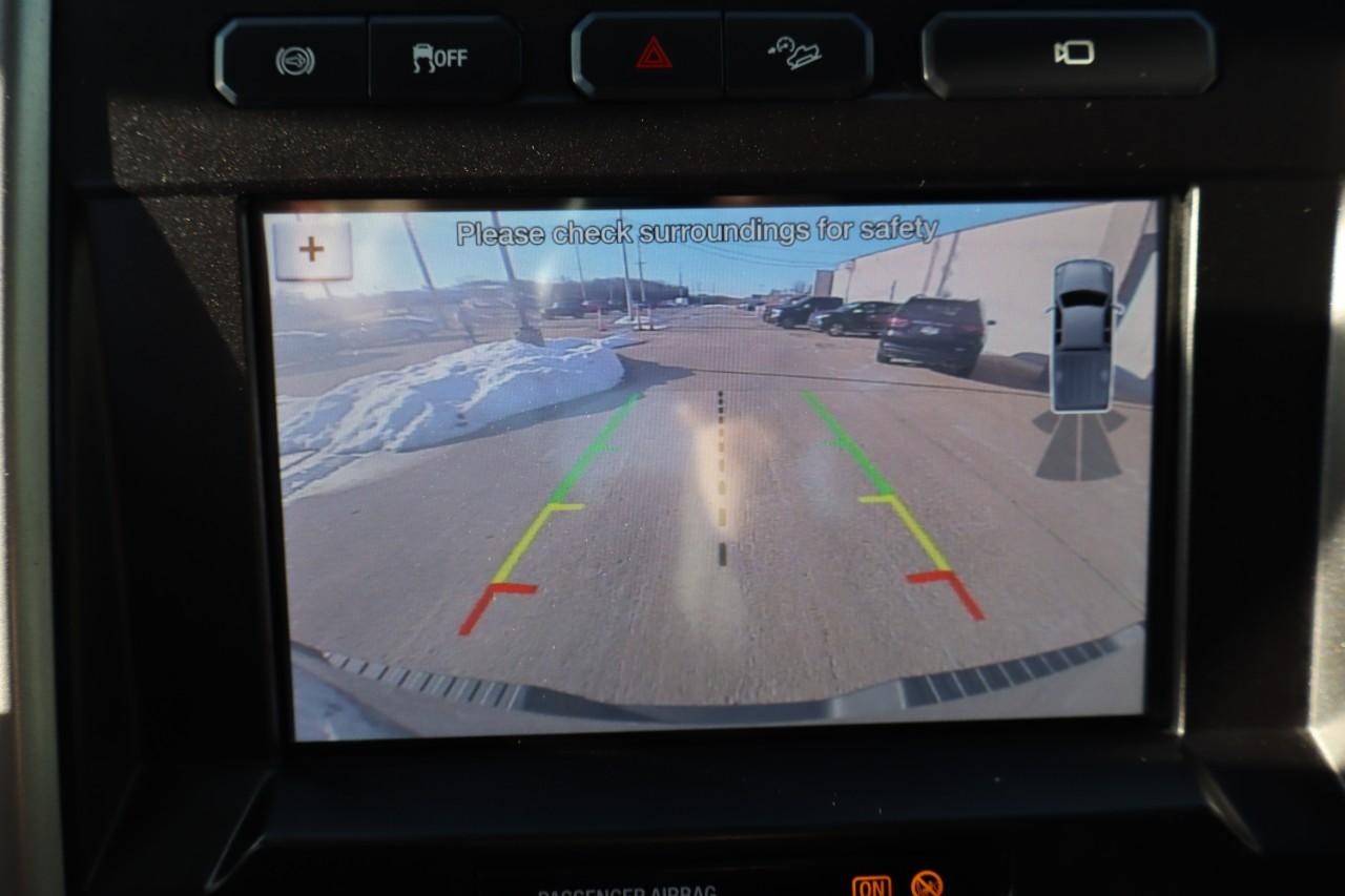 Ford Super Duty F-350 SRW Vehicle Full-screen Gallery Image 12