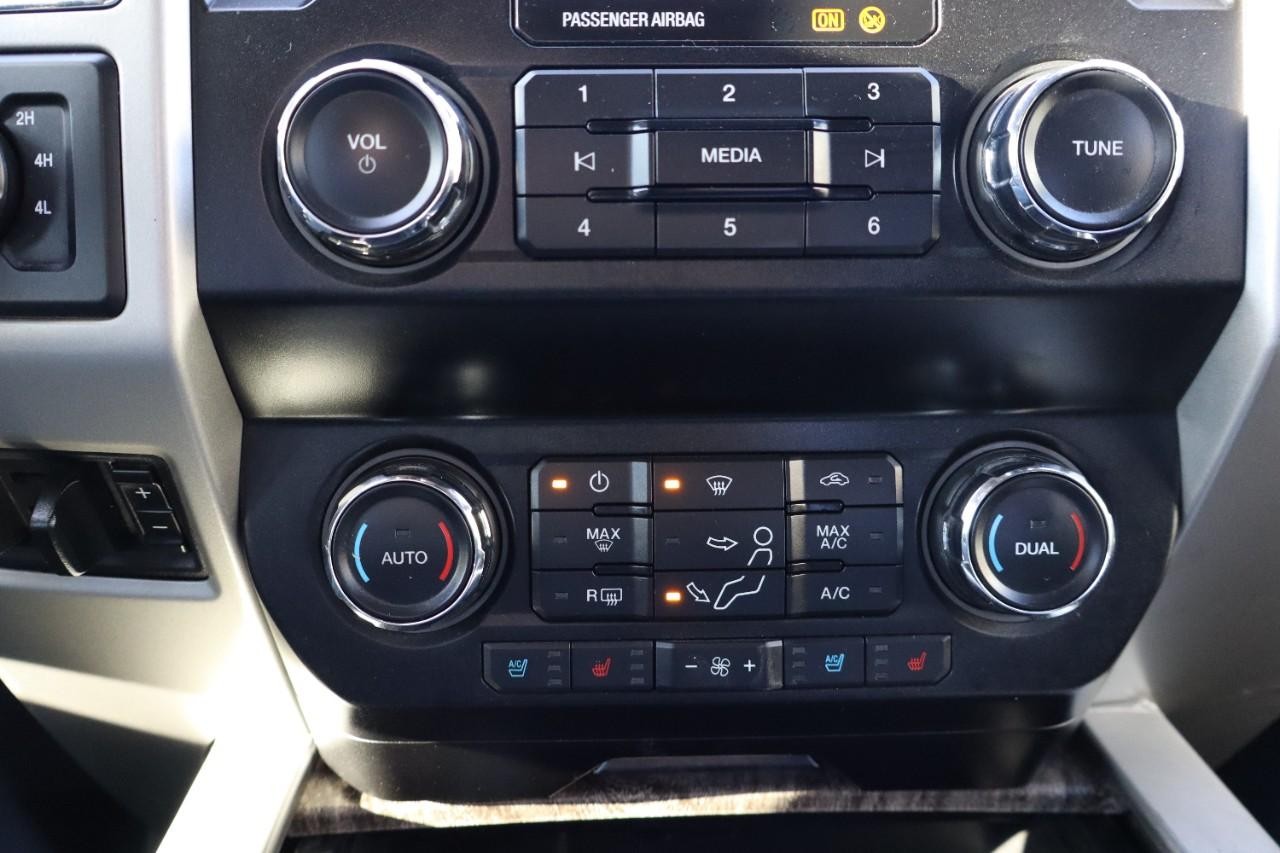 Ford Super Duty F-350 SRW Vehicle Full-screen Gallery Image 14