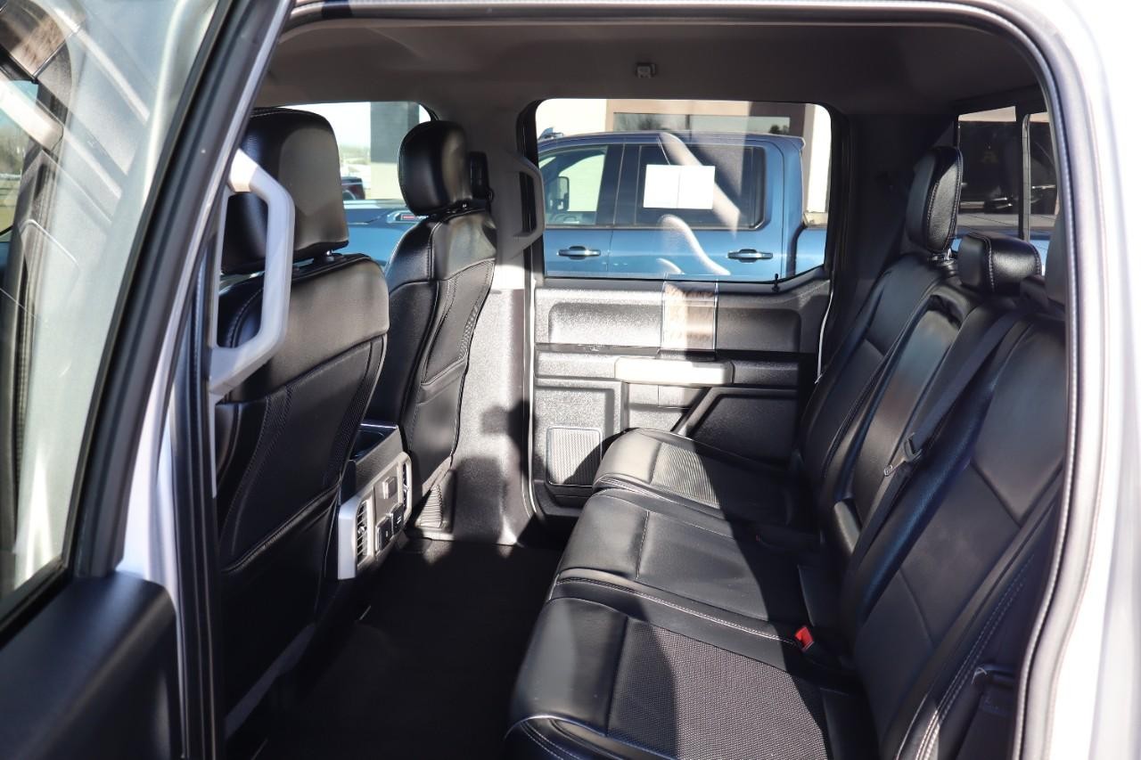 Ford Super Duty F-350 SRW Vehicle Full-screen Gallery Image 17