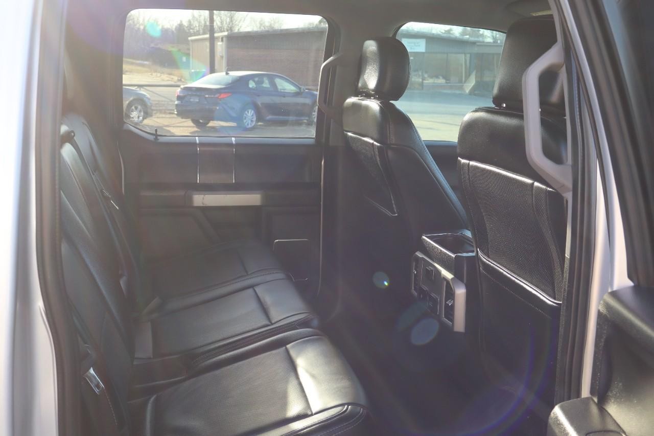 Ford Super Duty F-350 SRW Vehicle Full-screen Gallery Image 21