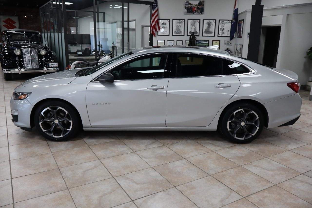 Chevrolet Malibu Vehicle Full-screen Gallery Image 2