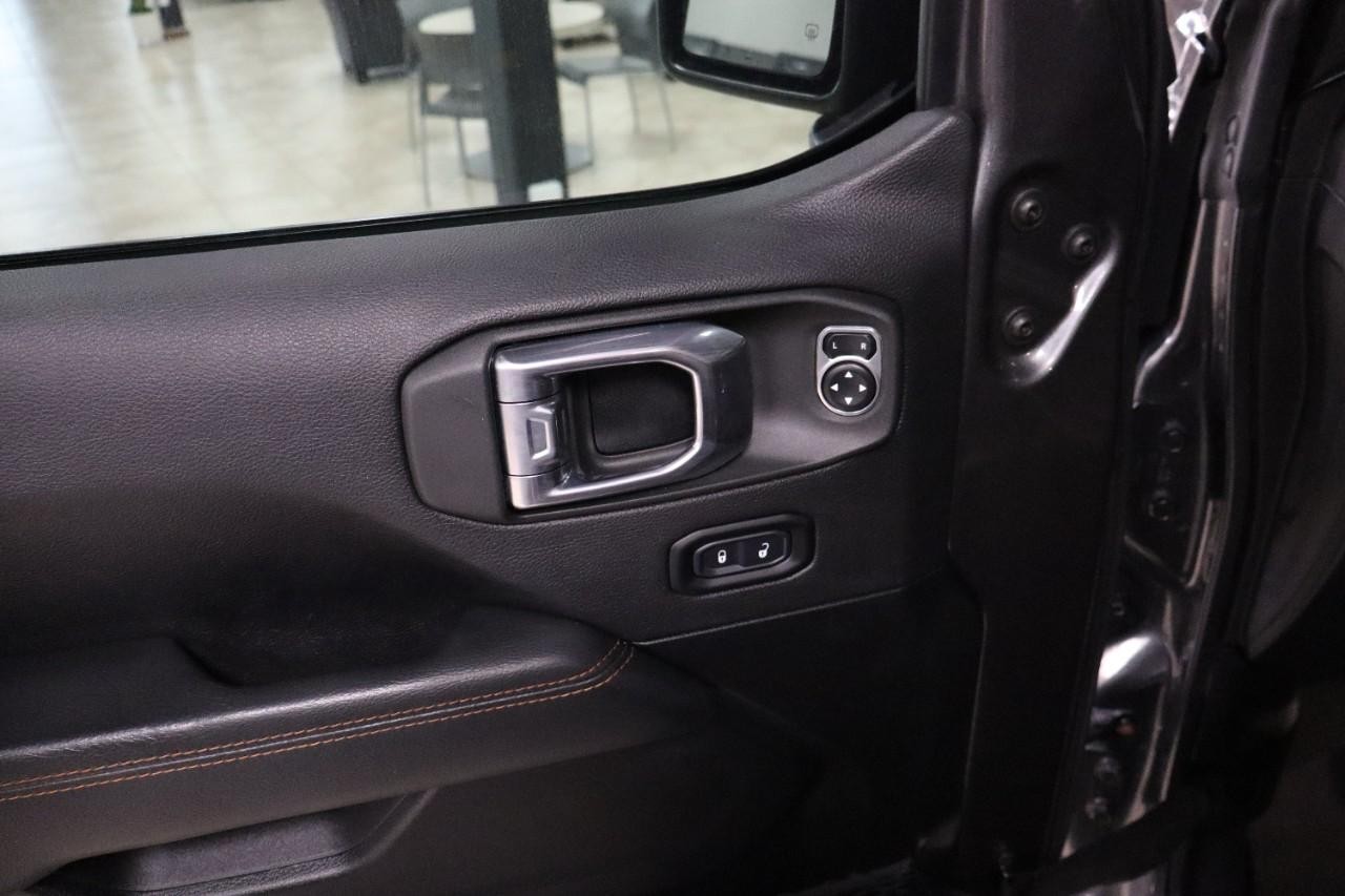 Jeep Gladiator Vehicle Full-screen Gallery Image 11