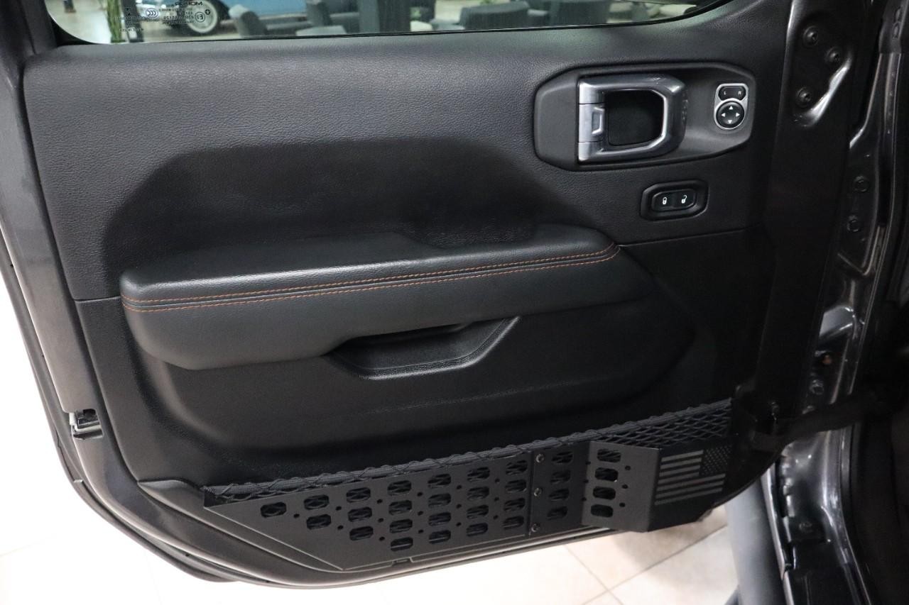 Jeep Gladiator Vehicle Full-screen Gallery Image 15