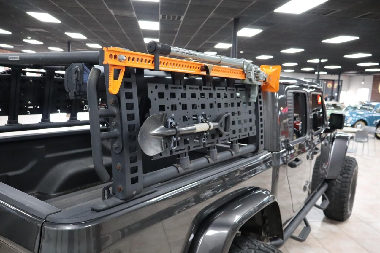 Jeep Gladiator Vehicle Full-screen Gallery Image 22