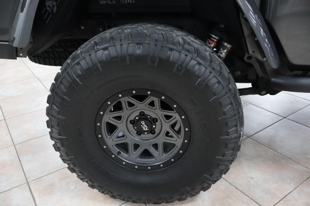 Jeep Gladiator Vehicle Full-screen Gallery Image 25