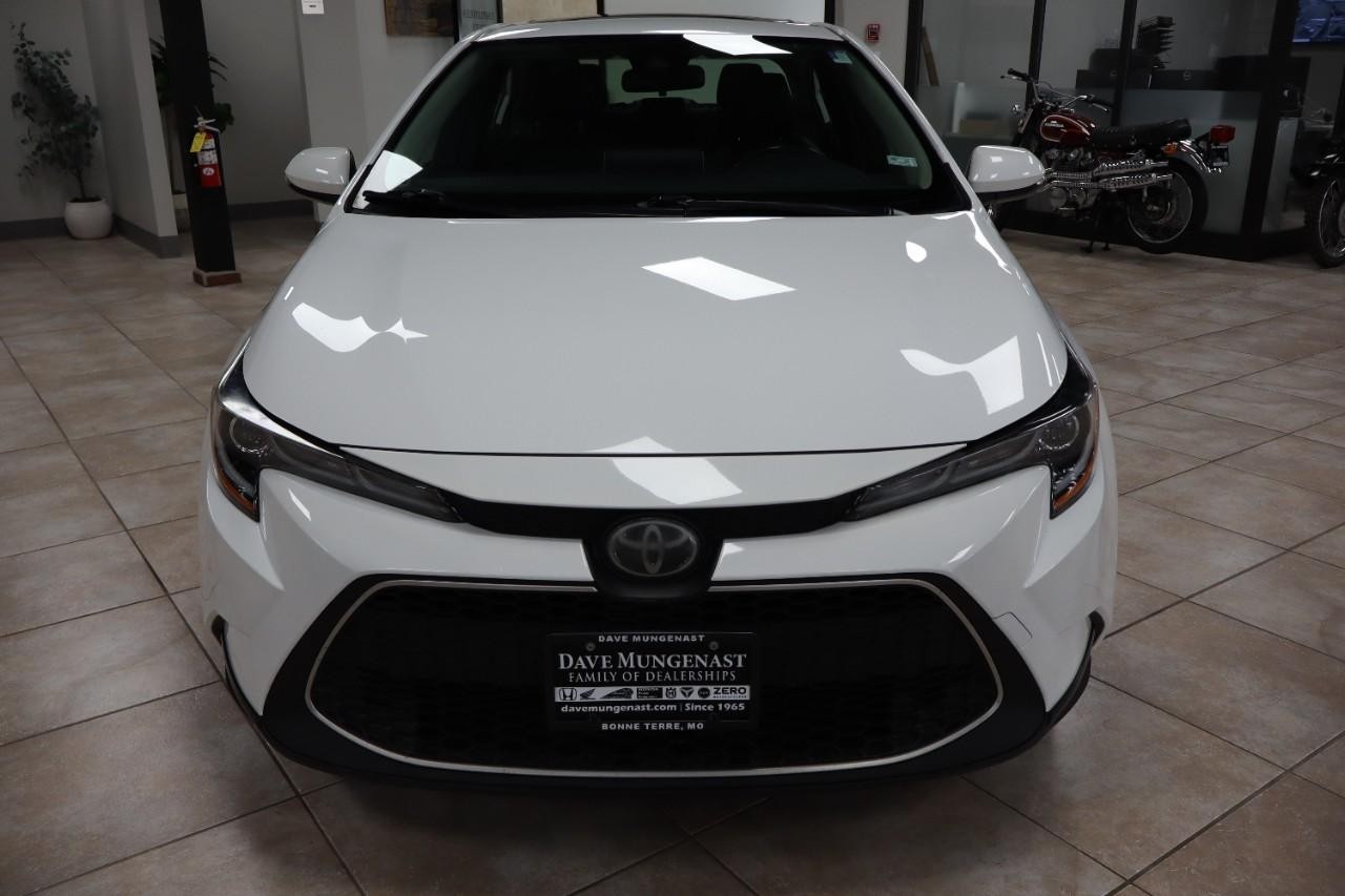 Toyota Corolla Vehicle Full-screen Gallery Image 8