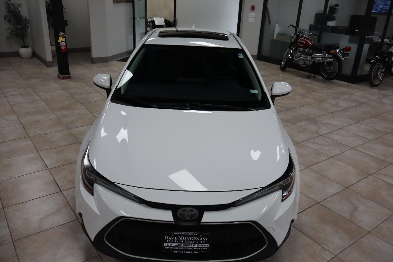 Toyota Corolla Vehicle Full-screen Gallery Image 9