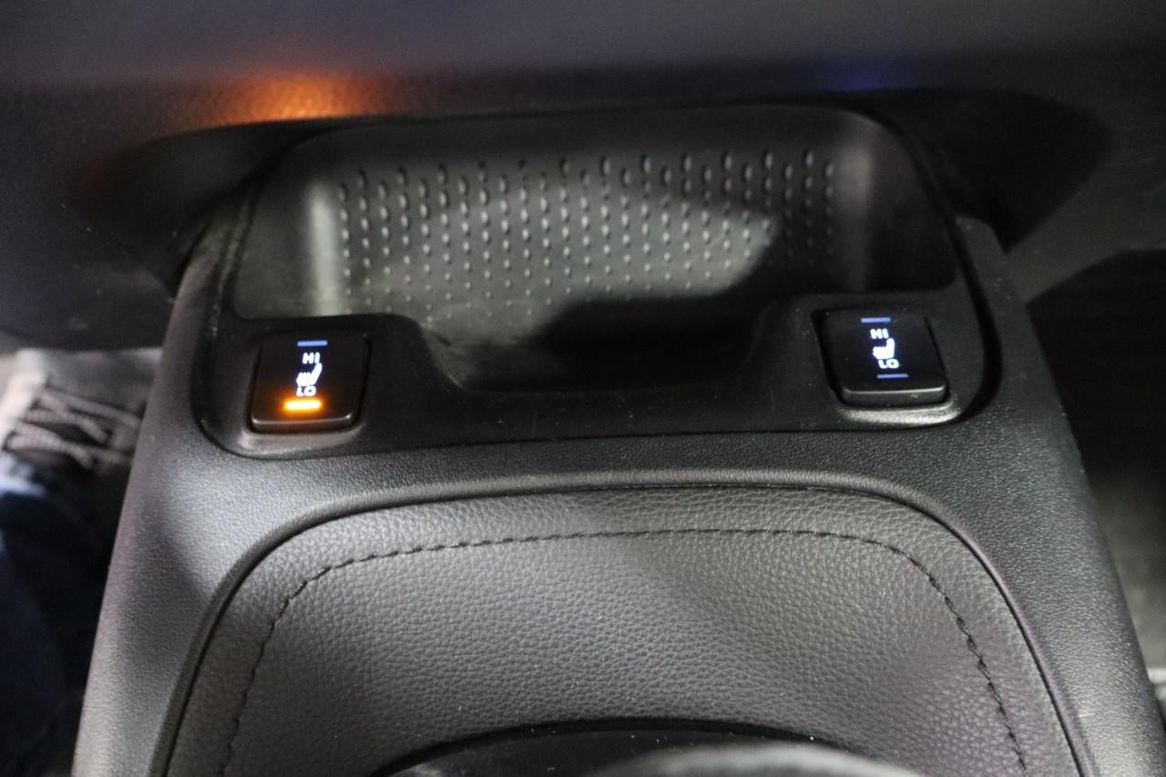 Toyota Corolla Vehicle Full-screen Gallery Image 18