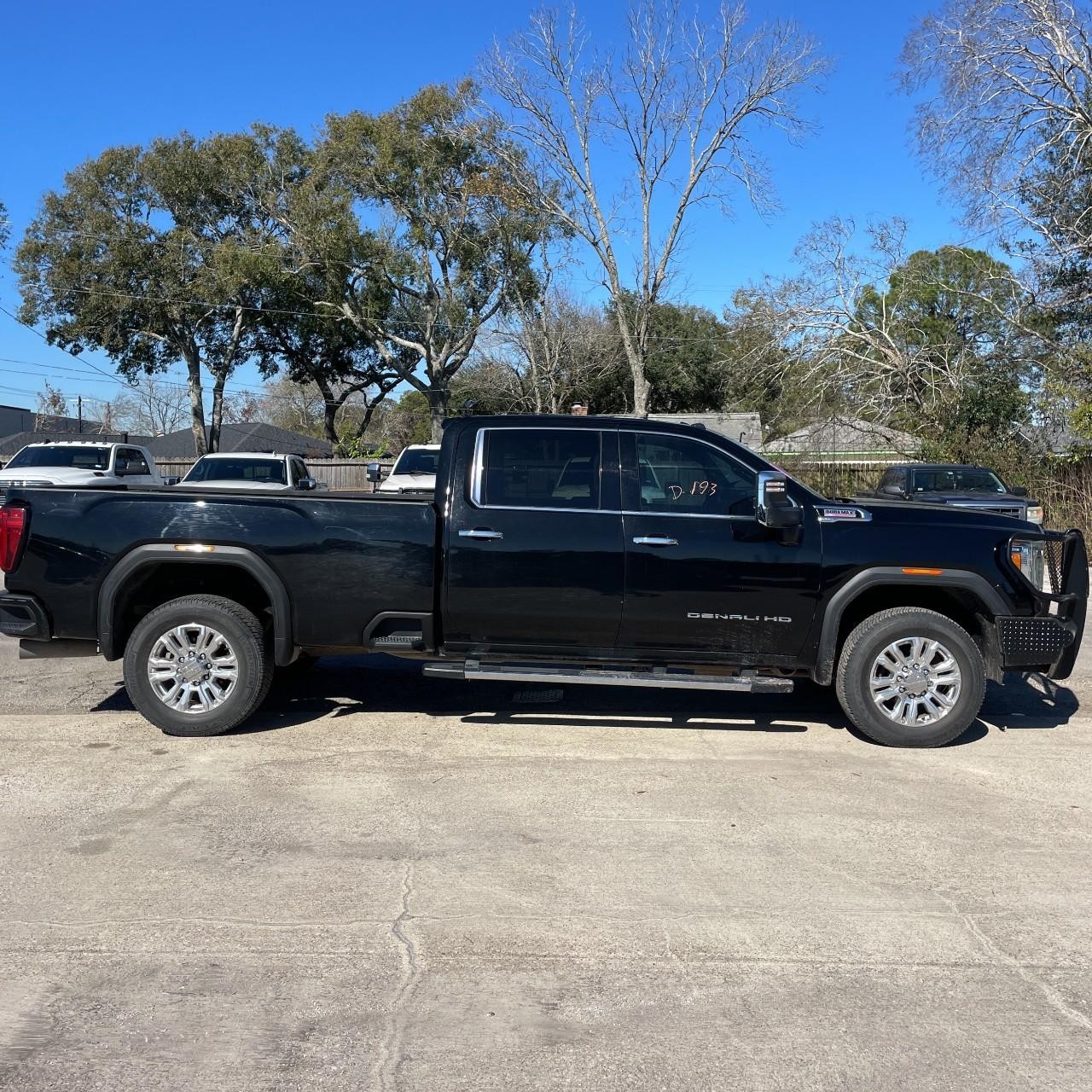 GMC Sierra 2500HD Vehicle Full-screen Gallery Image 5