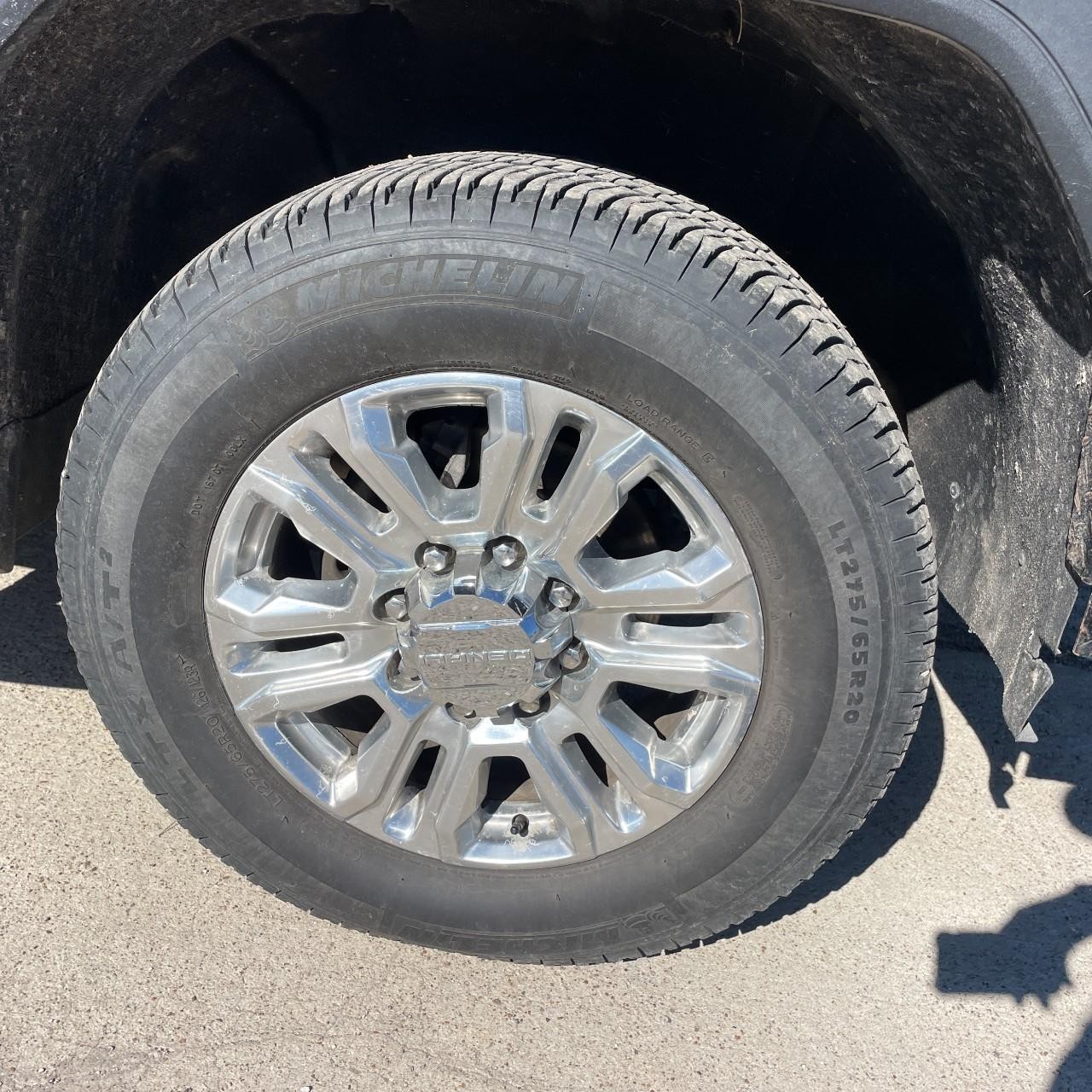 GMC Sierra 2500HD Vehicle Full-screen Gallery Image 7