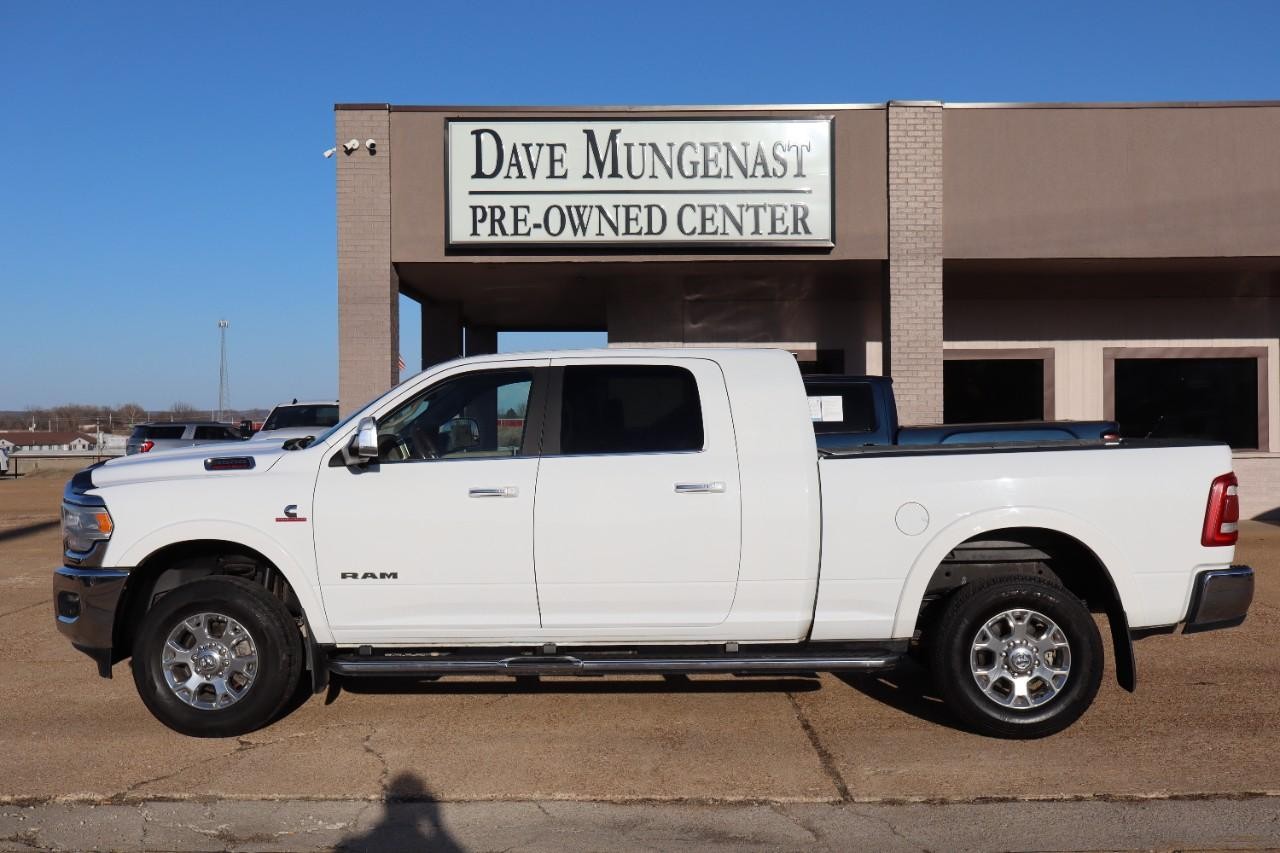 Ram 3500 Vehicle Full-screen Gallery Image 2